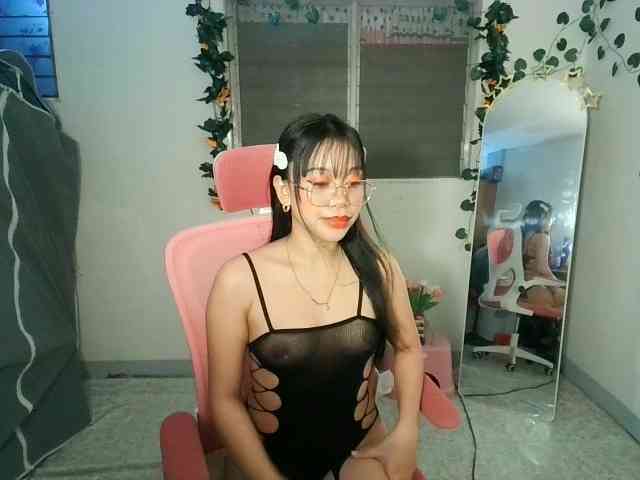 sweetgirl-sarrah webcam