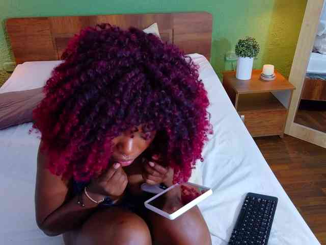 chocolatte-dreams webcam