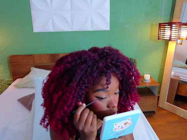 chocolatte-dreams webcam