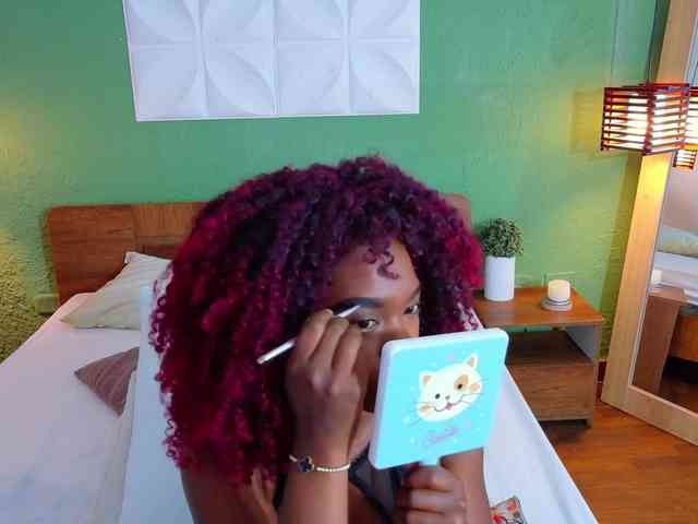 chocolatte-dreams webcam