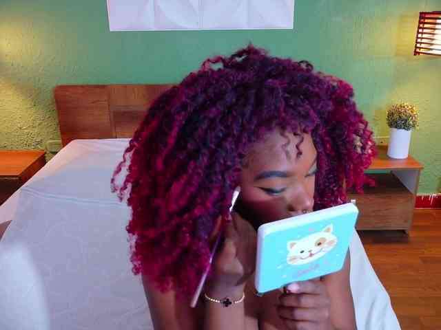 chocolatte-dreams webcam