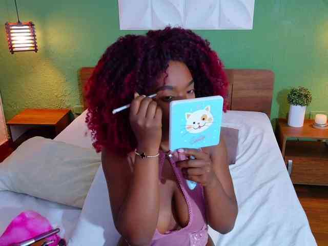 chocolatte-dreams webcam