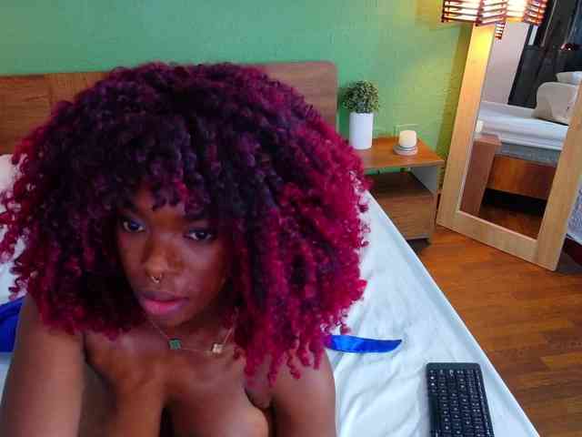 chocolatte-dreams webcam