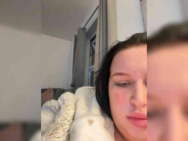 Brunettegirl webcam