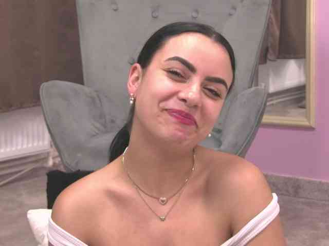ElizaIbarra webcam