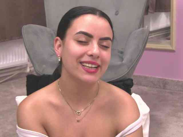 ElizaIbarra webcam