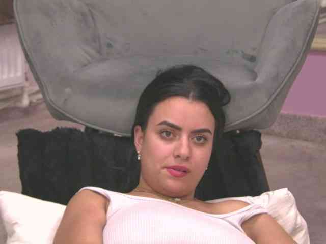ElizaIbarra webcam