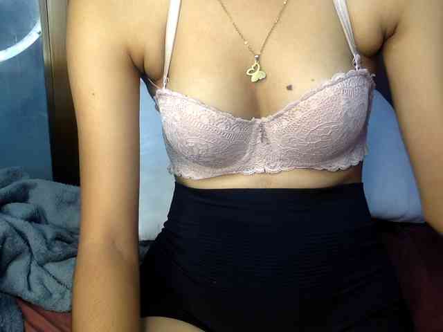 HornyPriya webcam
