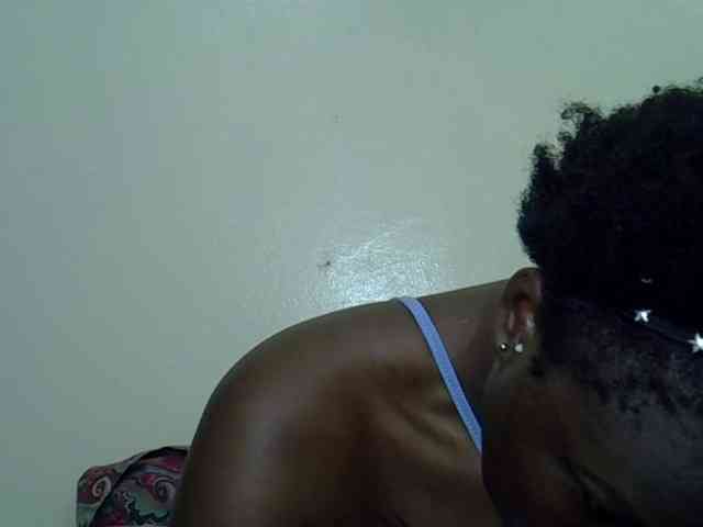 Prettyliz30 webcam