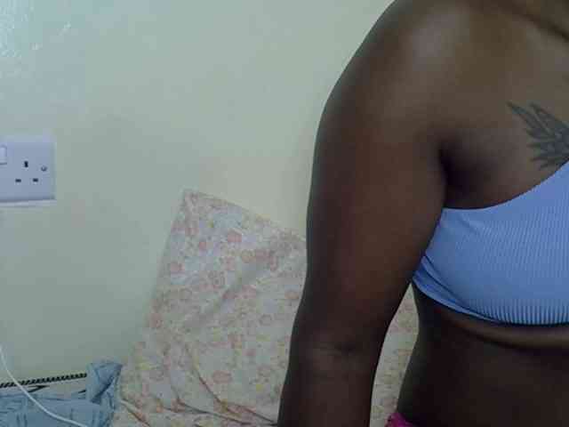 Prettyliz30 webcam