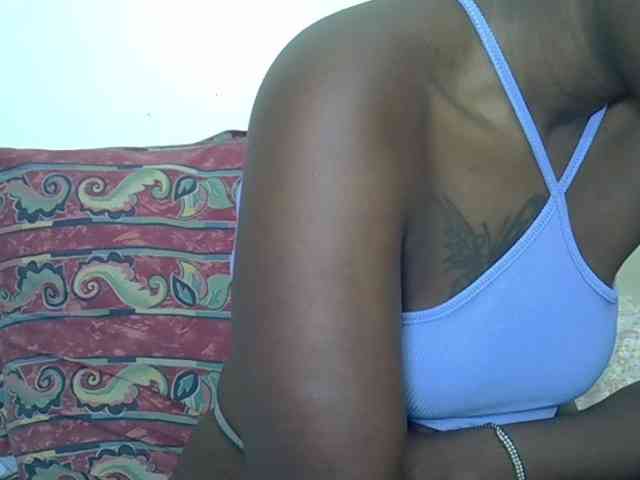 Prettyliz30 webcam