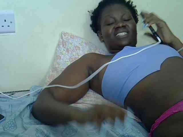Prettyliz30 webcam