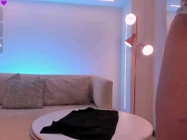 AprilRhodes webcam