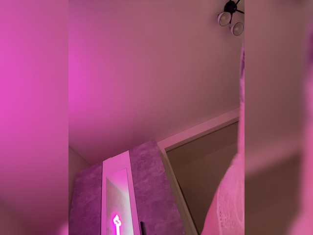 Vai a chattare su LuxBby LuxBby