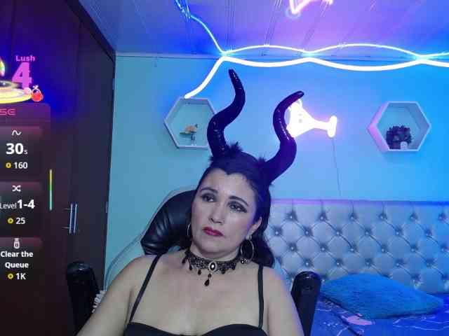 noelia-milf19 webcam