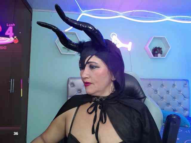 noelia-milf19 webcam