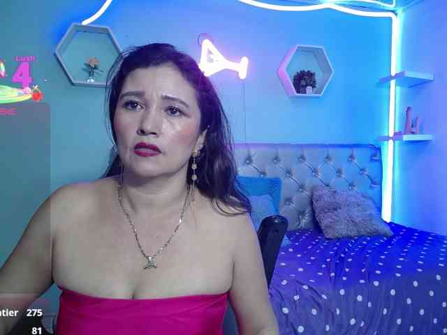 noelia-milf19 webcam
