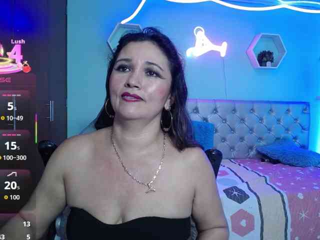 noelia-milf19 webcam