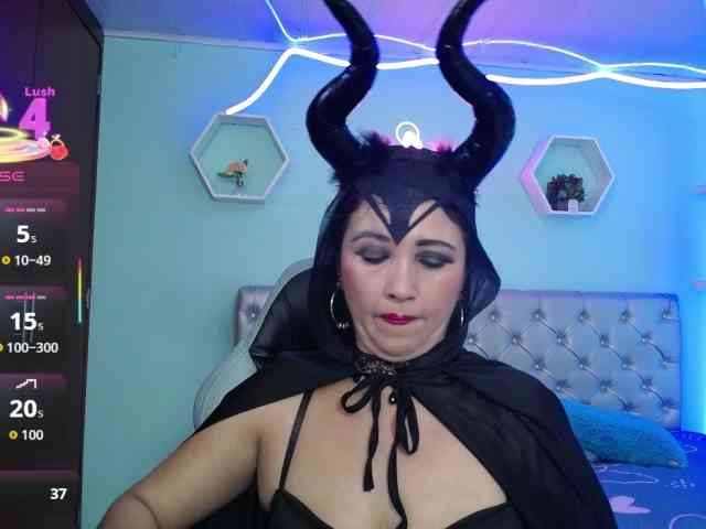 noelia-milf19 webcam