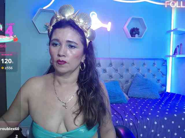 noelia-milf19 webcam