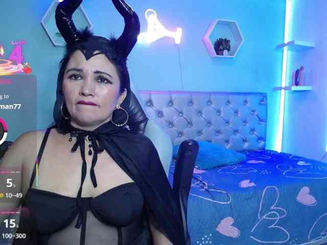 noelia-milf19 webcam