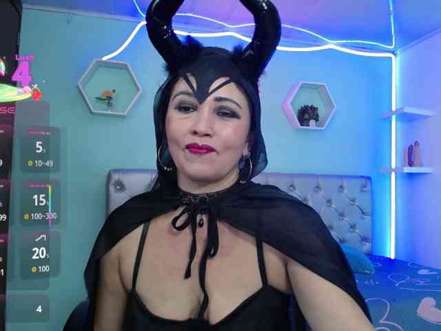 noelia-milf19 webcam
