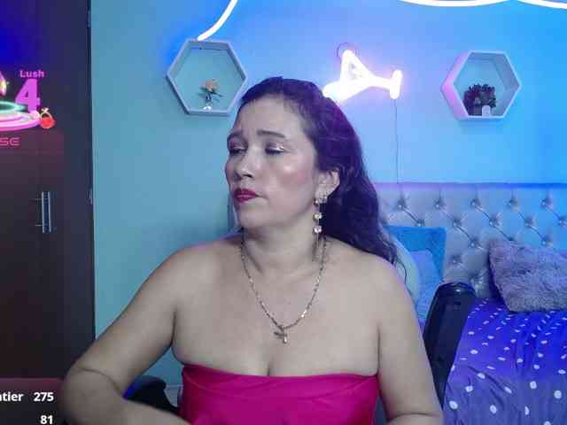 noelia-milf19 webcam
