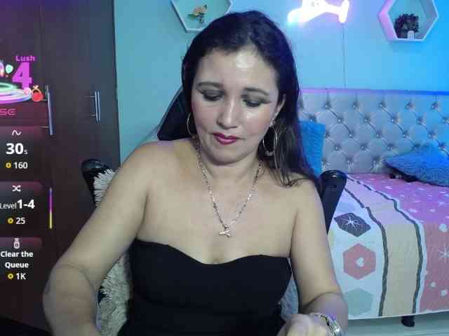 noelia-milf19 webcam