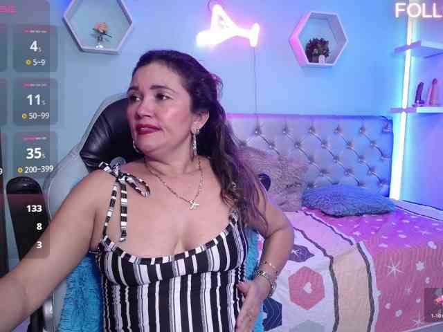 noelia-milf19 webcam