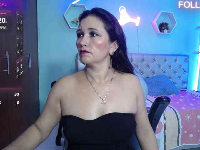 noelia-milf19 webcam