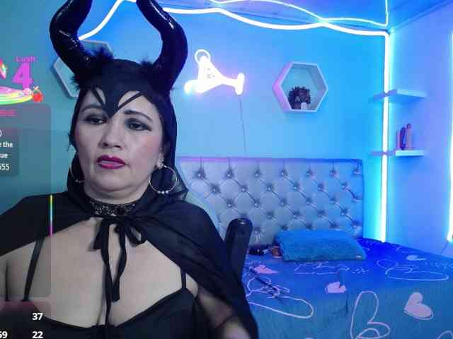 noelia-milf19 webcam