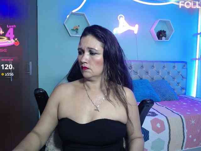 noelia-milf19 webcam