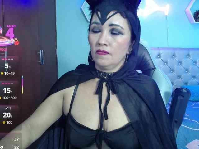 noelia-milf19 webcam