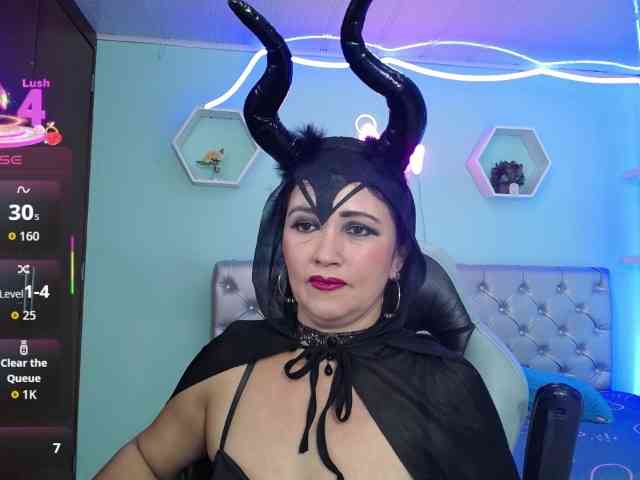 noelia-milf19 webcam