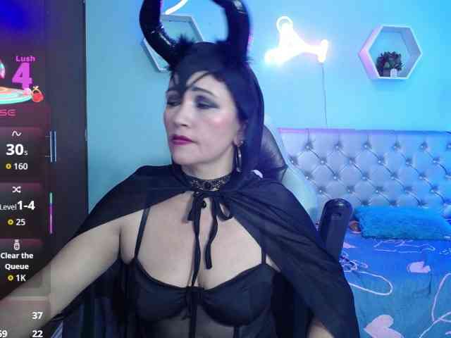 noelia-milf19 webcam