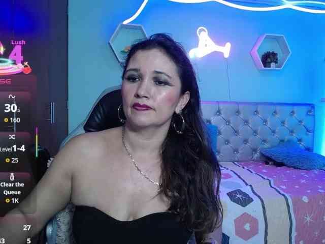 noelia-milf19 webcam