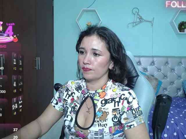 noelia-milf19 webcam