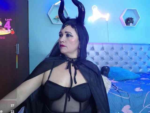 noelia-milf19 webcam