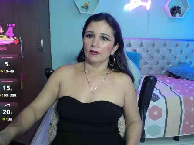 noelia-milf19 webcam