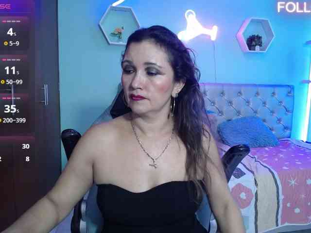 noelia-milf19 webcam