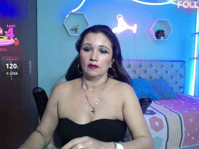 noelia-milf19 webcam