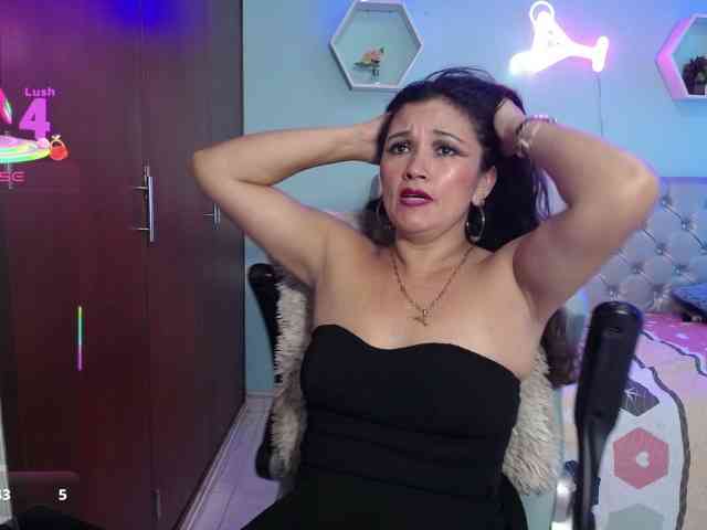 noelia-milf19 webcam