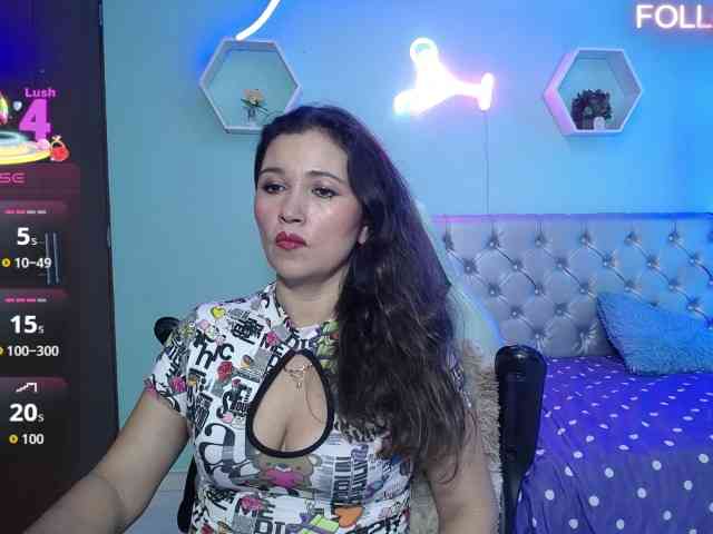 noelia-milf19 webcam