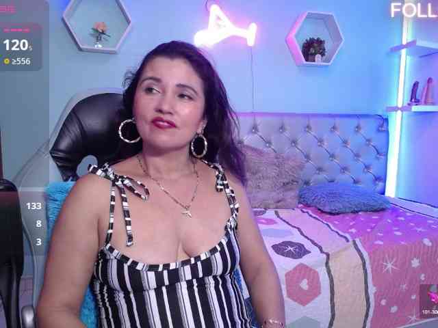 noelia-milf19 webcam