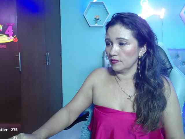 noelia-milf19 webcam