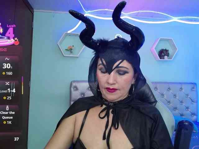 noelia-milf19 webcam