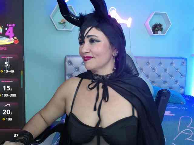 noelia-milf19 webcam