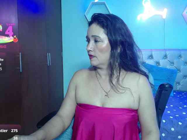 noelia-milf19 webcam