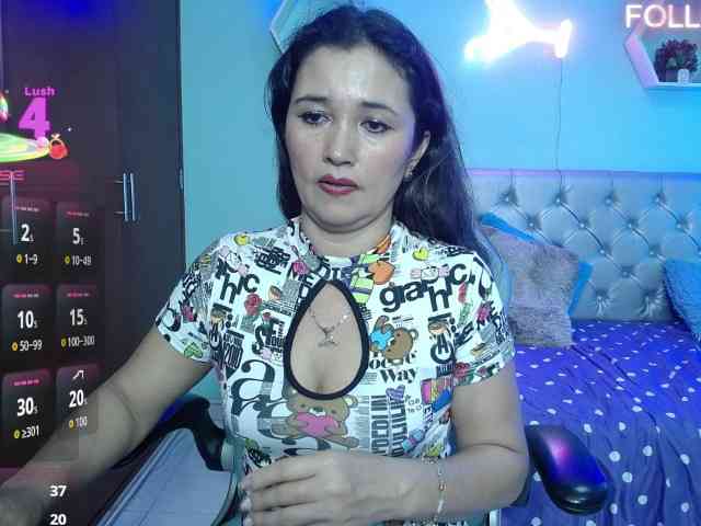 noelia-milf19 webcam