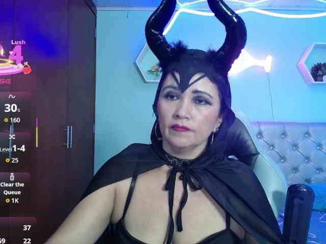 noelia-milf19 webcam